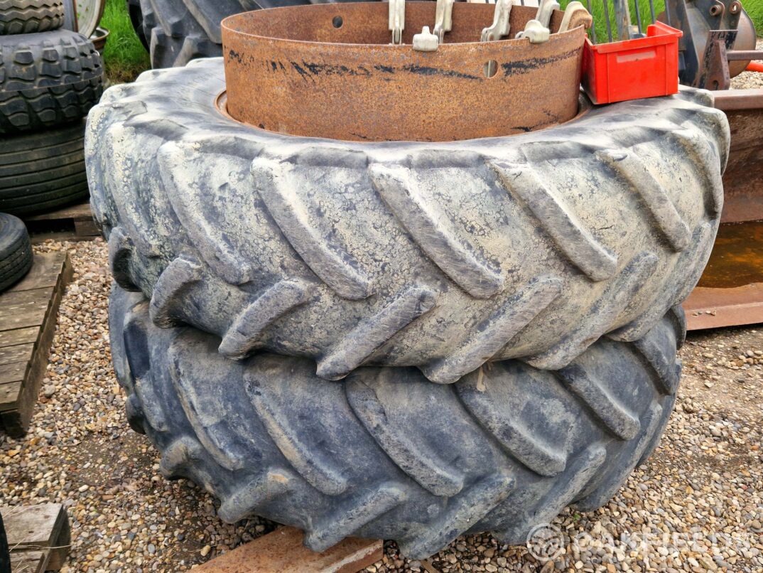 Stocks 18.4 X 38 Dual wheels
