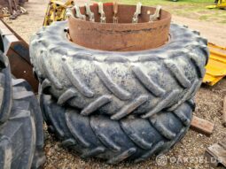 Stocks 18.4 X 38 Dual wheels full