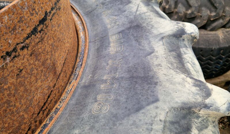 Stocks 18.4 X 38 Dual wheels full