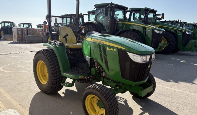 John Deere 3045R full