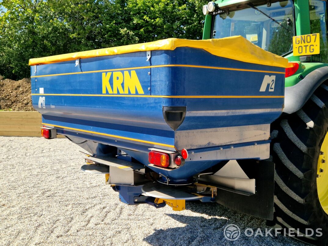 2007 KRM M2 base fertiliser spreader