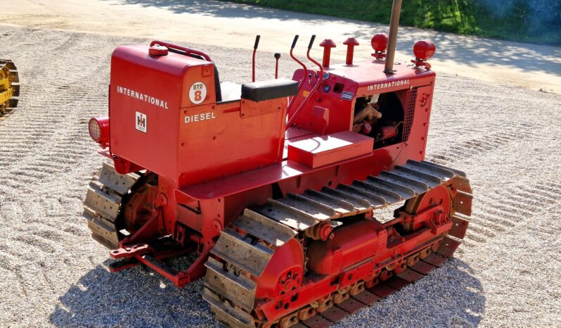 International BTD8 series 82 tracked crawler full