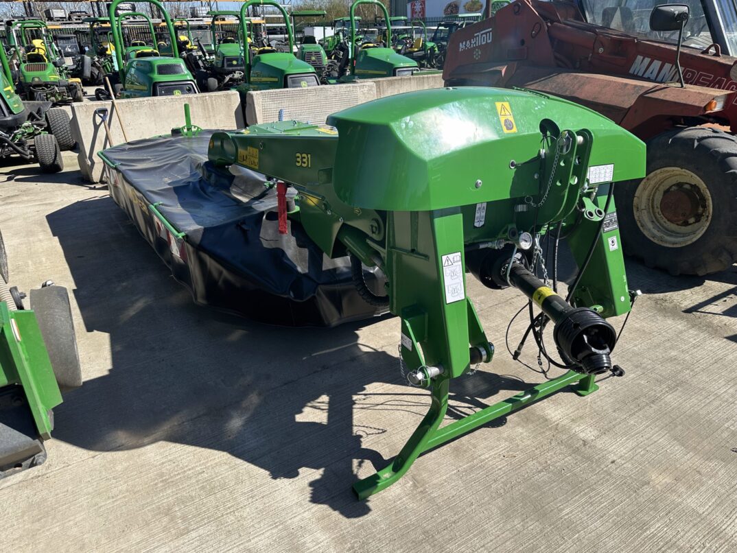 John Deere 331