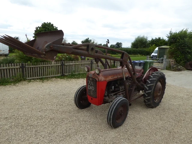 Massey Ferguson 2620 2wd Tractor
