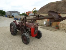 Massey Ferguson 2620 2wd Tractor full