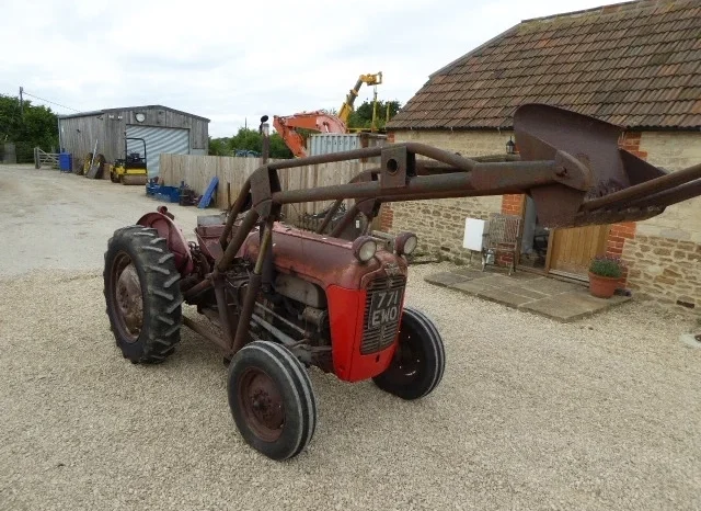 Massey Ferguson 2620 2wd Tractor full