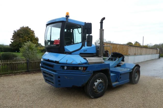 2008 Treburg Yt222 Tug Year 2008 4wd