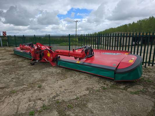 2021 KV Kverneland 53100 MT Butterfly Mower Conditioner For Auction on 2025-05-14 Ref: 5167/9