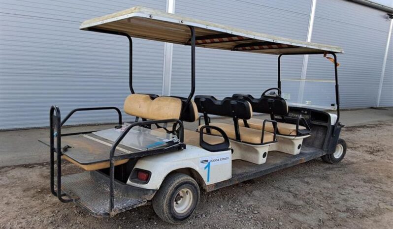 1 CUSHMAN 8 SEATER PETROL BUGGY.NO RUNNING HOURS. NSR TYRE DAMAGED  For Auction on 2025-05-28 full