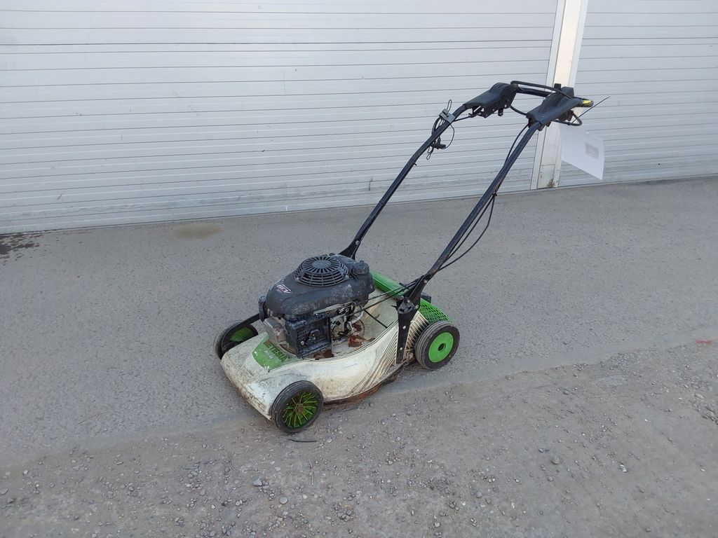 1 Green Mower X02-369  For Auction on 2025-05-28