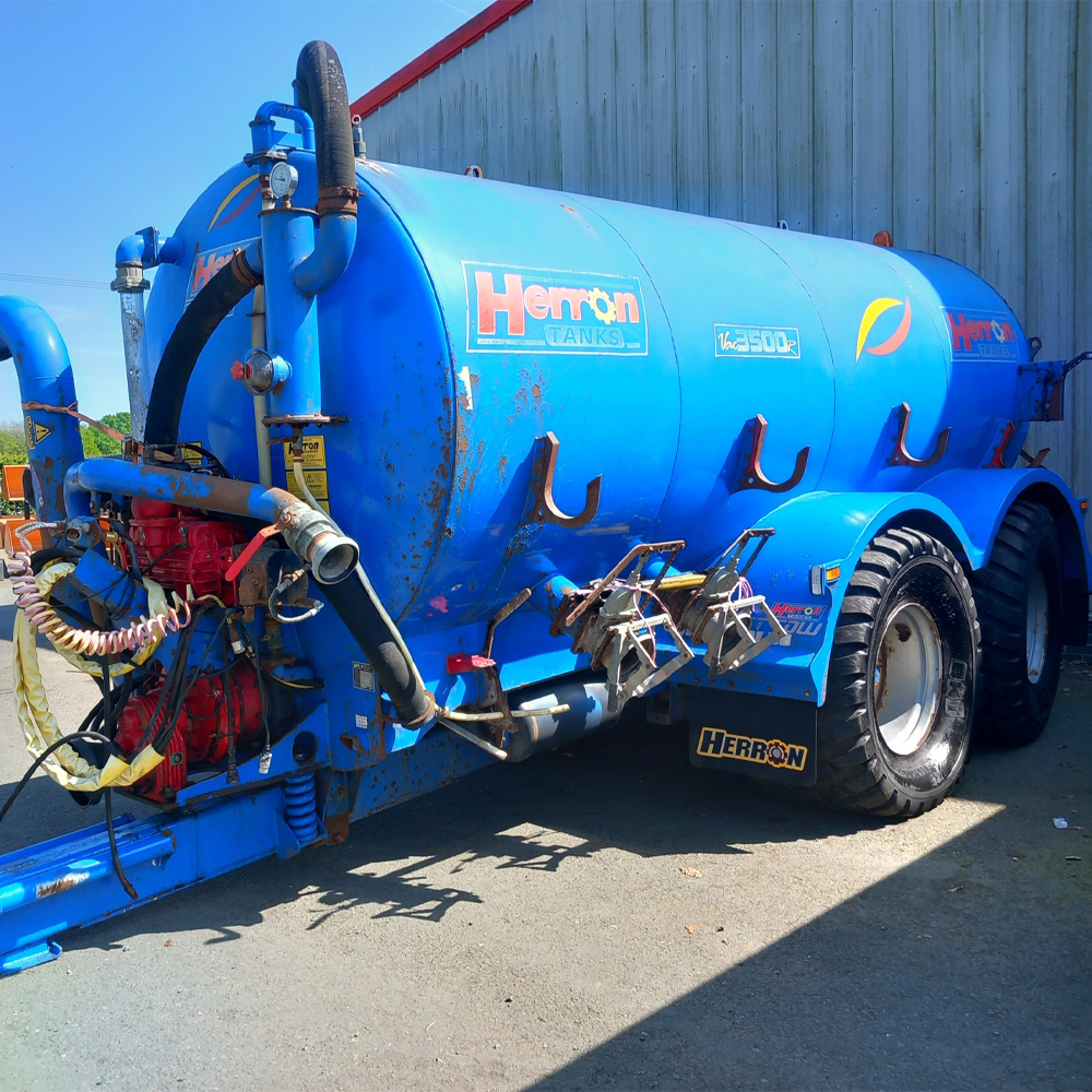 Used Herron 3500 gallon tanker