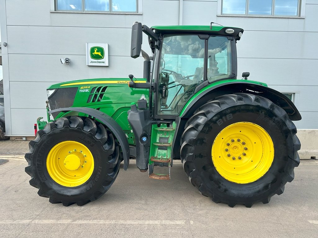 John Deere 6215R