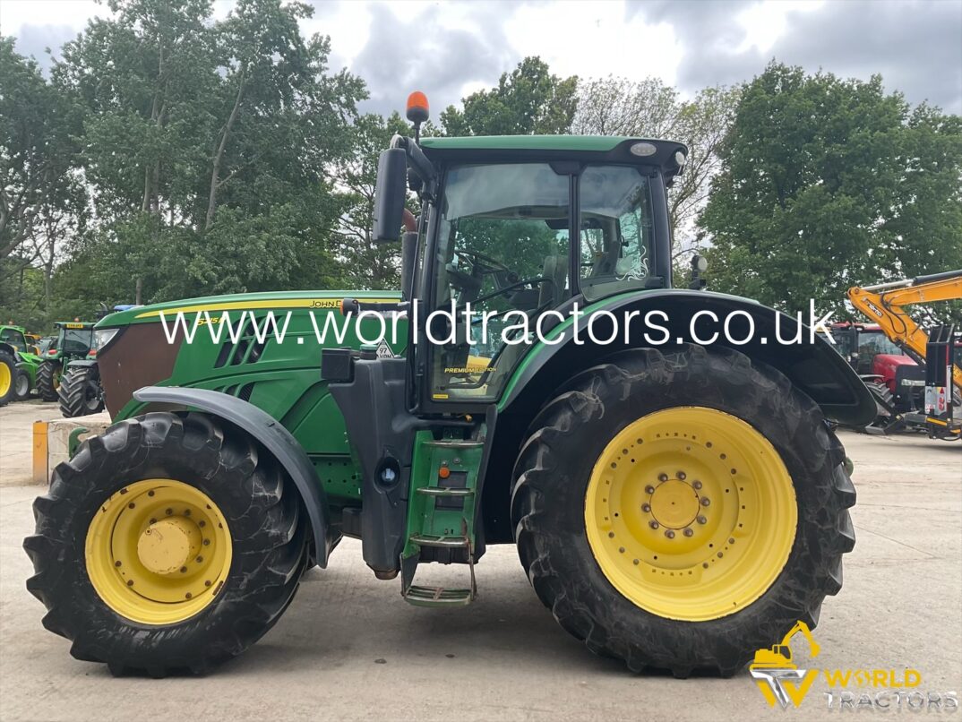 JOHN DEERE 6215R PREMIUM EDITION.