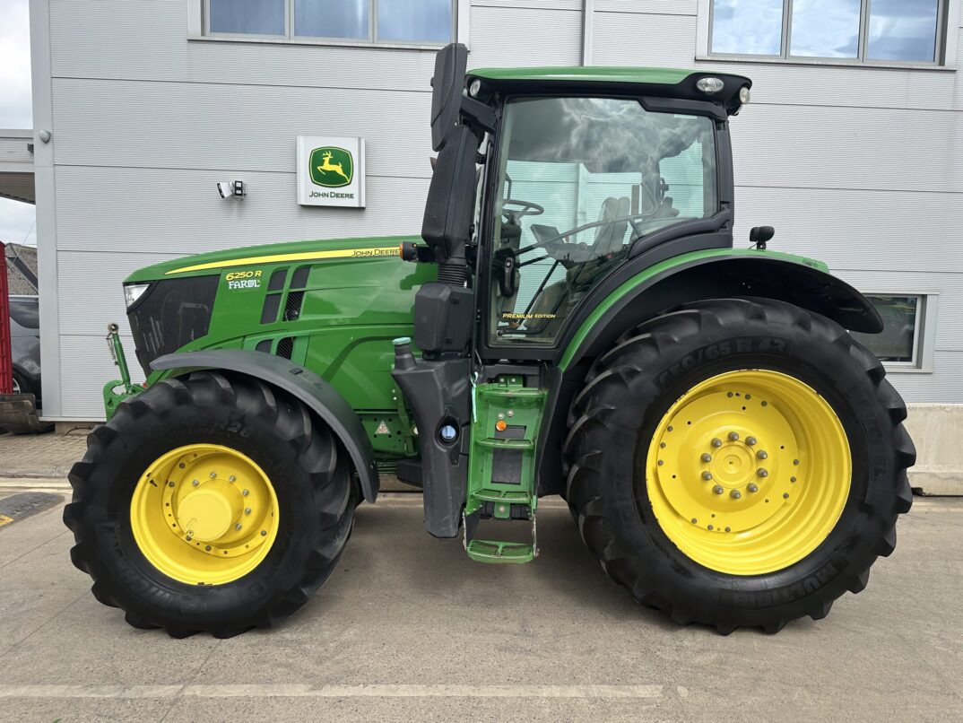 John Deere 6250R